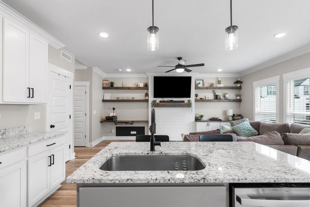 166 Sango Dr Unit 38, Clarksville, TN 37043