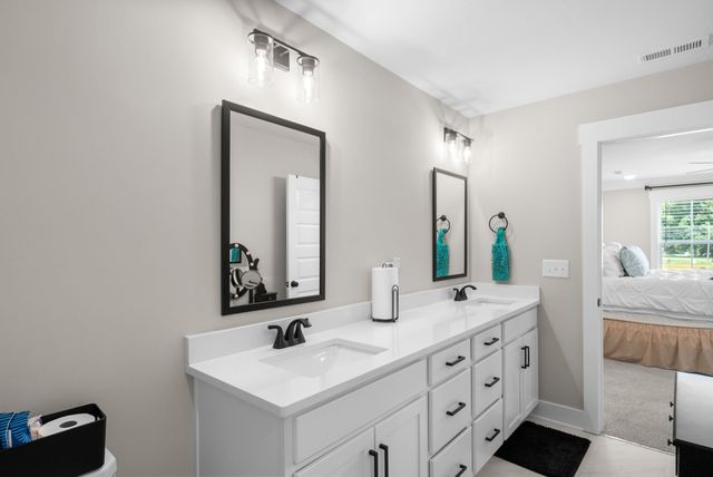 166 Sango Dr Unit 38, Clarksville, TN 37043