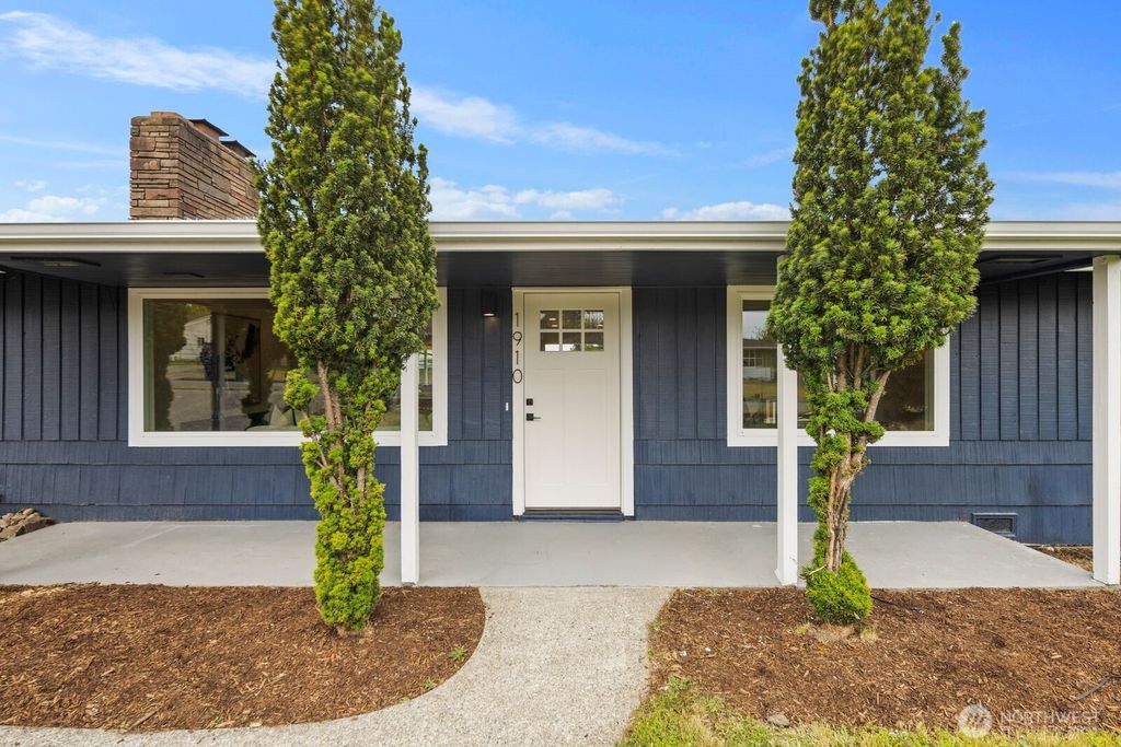 1910 22nd Street, Anacortes, WA 98221