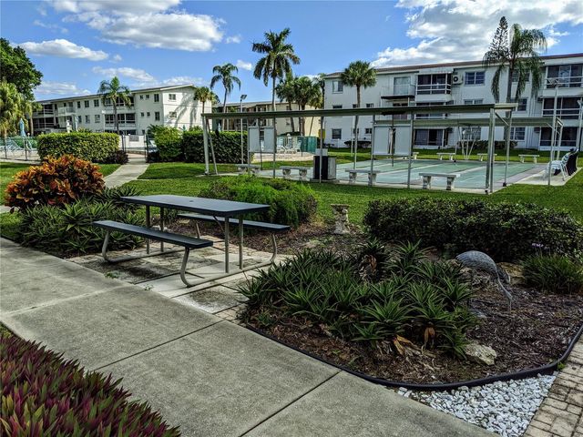 2547 60TH AVENUE W L-36, Bradenton, FL 34207