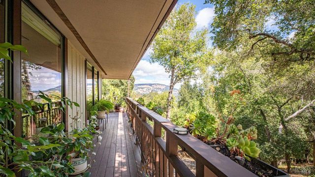 170 Wild Horse Valley Dr, Novato, CA 94947