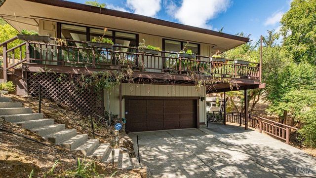 170 Wild Horse Valley Dr, Novato, CA 94947