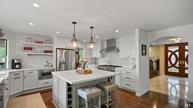 170 Wild Horse Valley Dr, Novato, CA 94947