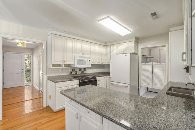 6 Captiva Row, Charleston, SC 29407