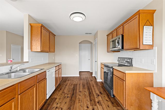 1108 E Park, Lindale, TX 75771