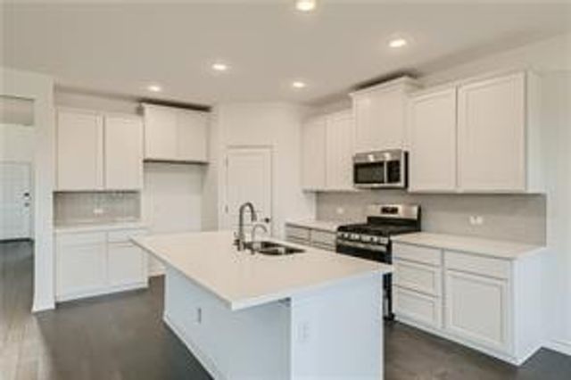 120 Thurman Holt RD, Hutto, TX 78634