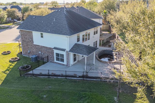 8702 Challis Park Court, Houston, TX 77040