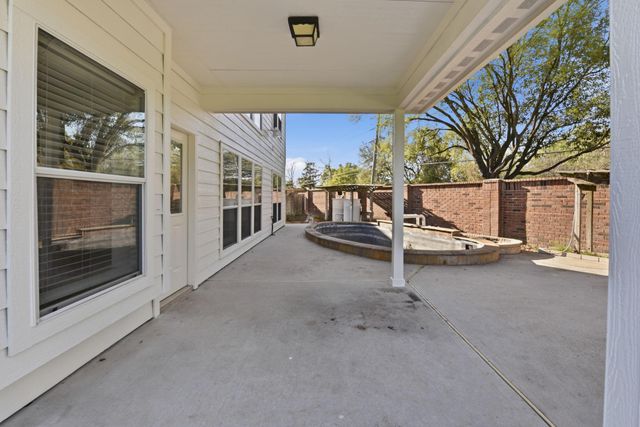 8702 Challis Park Court, Houston, TX 77040