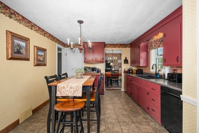 23 Walnut Street, Oxford, MA 01540
