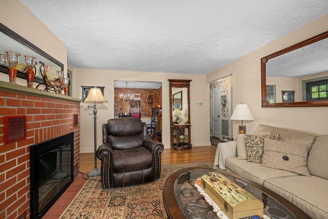 23 Walnut Street, Oxford, MA 01540