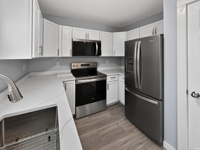 2503 DeCamp Avenue, Elkhart, IN 46517