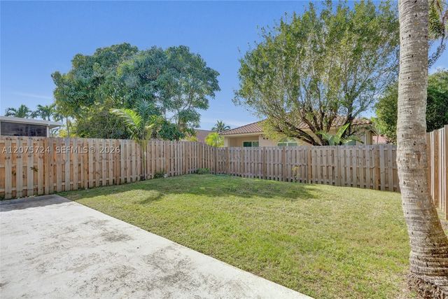 2001 Barcelona Ter, Margate, FL 33063