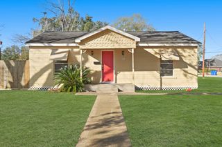 821 E Miller Street, Angleton, TX 77515