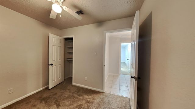 61 Wood Hollow Drive, Conroe, TX 77304
