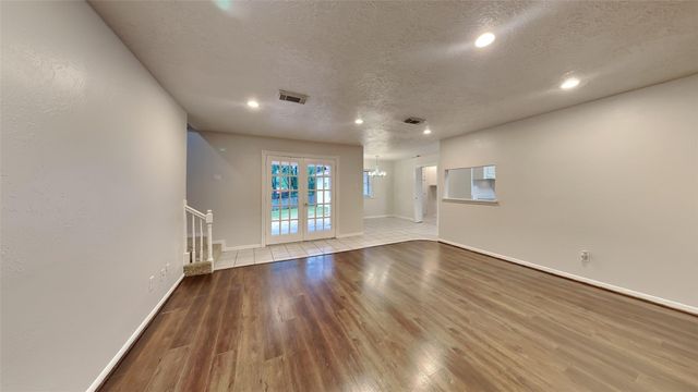 61 Wood Hollow Drive, Conroe, TX 77304