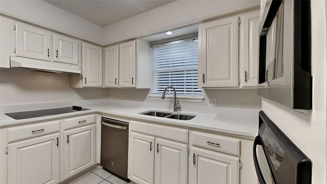 61 Wood Hollow Drive, Conroe, TX 77304