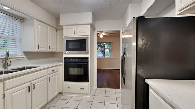 61 Wood Hollow Drive, Conroe, TX 77304