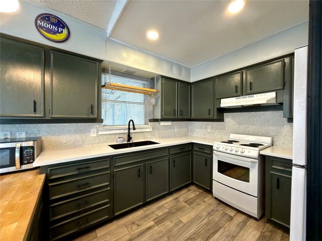 170 Granada Street, Payne Springs, TX 75156