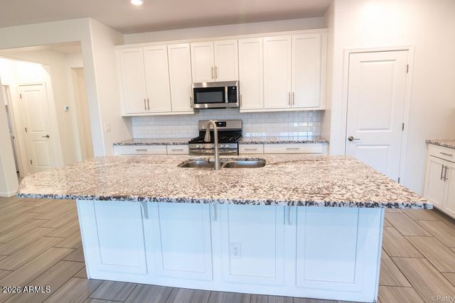 9225 W WILLOW BEND Lane, Phoenix, AZ 85037