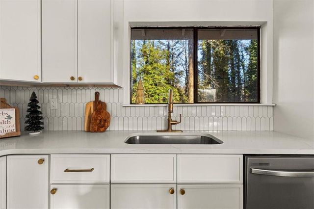 3182 WESTBROOK Trace, Lawrenceville, GA 30044