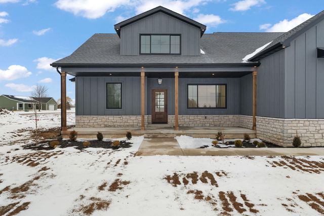 3979 Tomahawk Circle, La Porte, IN 46350