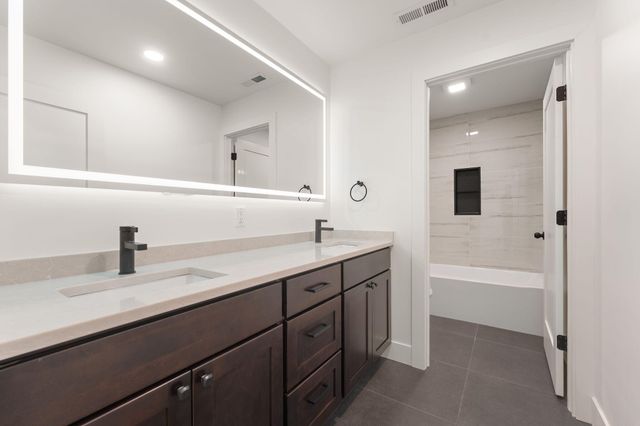 3979 Tomahawk Circle, La Porte, IN 46350