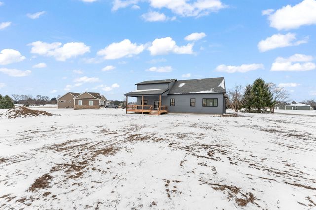 3979 Tomahawk Circle, La Porte, IN 46350