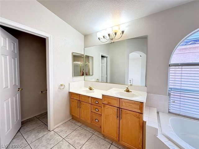 460 Crocus Hill Street, Las Vegas, NV 89138