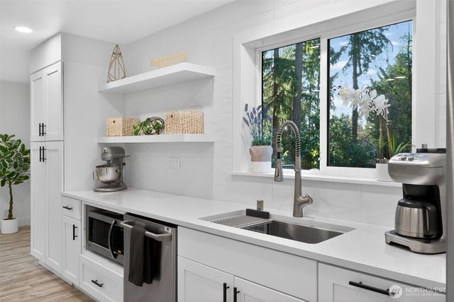 21401 SE 16th Place, Sammamish, WA 98074