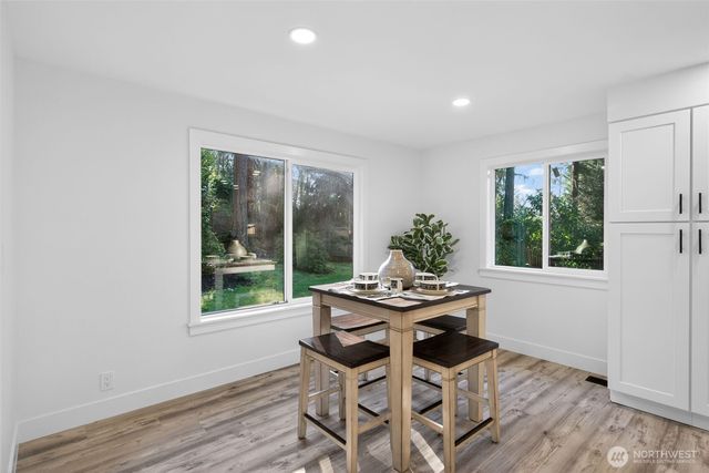 21401 SE 16th Place, Sammamish, WA 98074