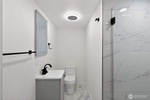 21401 SE 16th Place, Sammamish, WA 98074