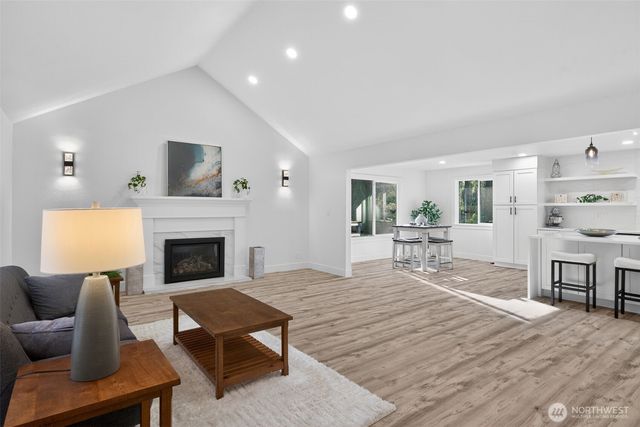 21401 SE 16th Place, Sammamish, WA 98074