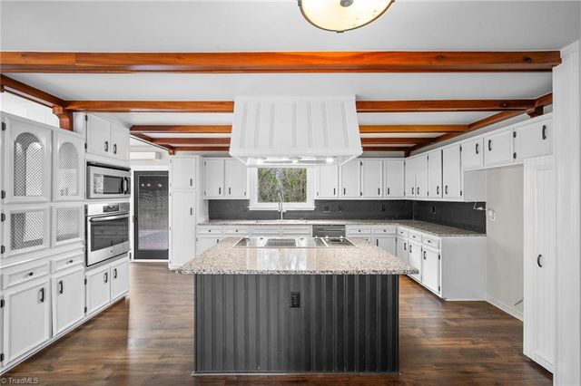 391 Lake Hill Drive, Thomasville, NC 27360