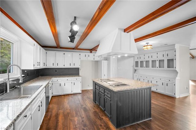 391 Lake Hill Drive, Thomasville, NC 27360