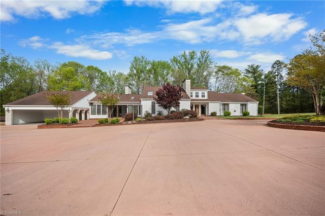 391 Lake Hill Drive, Thomasville, NC 27360