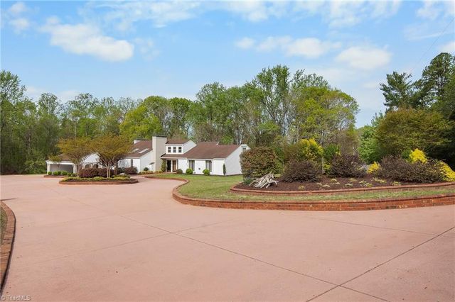 391 Lake Hill Drive, Thomasville, NC 27360