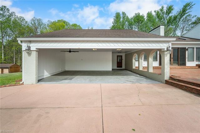 391 Lake Hill Drive, Thomasville, NC 27360