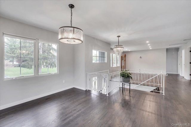 10 Sandhage Drive, Pearl River, NY 10965