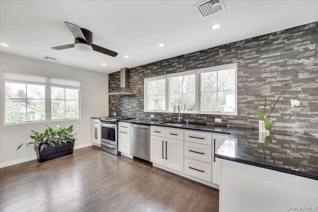 10 Sandhage Drive, Pearl River, NY 10965