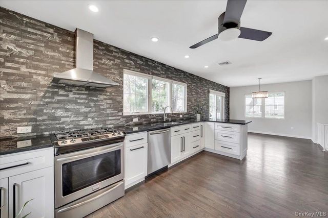 10 Sandhage Drive, Pearl River, NY 10965