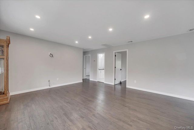 10 Sandhage Drive, Pearl River, NY 10965