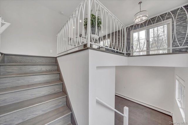 10 Sandhage Drive, Pearl River, NY 10965