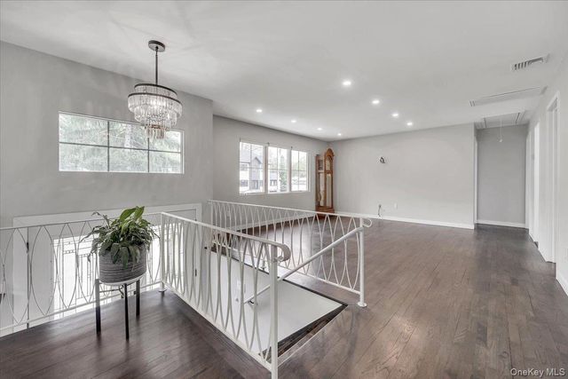 10 Sandhage Drive, Pearl River, NY 10965