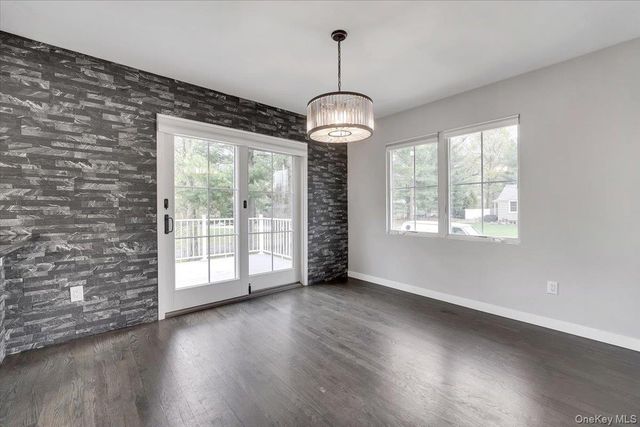 10 Sandhage Drive, Pearl River, NY 10965