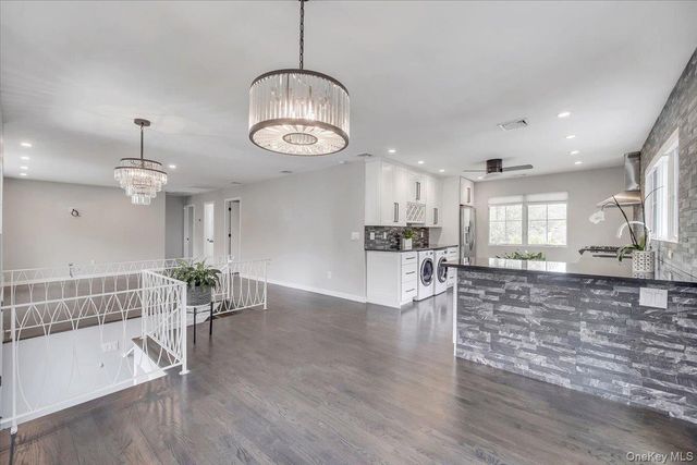 10 Sandhage Drive, Pearl River, NY 10965