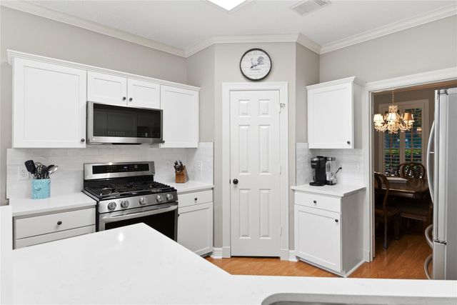 1623 Sandy Park Dr, Kingwood, TX 77339