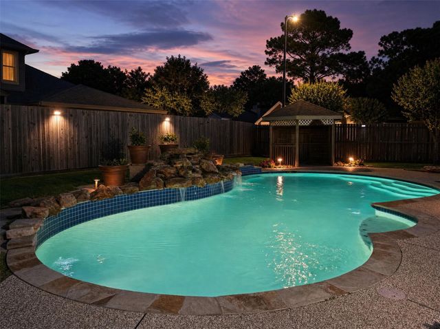 1623 Sandy Park Dr, Kingwood, TX 77339