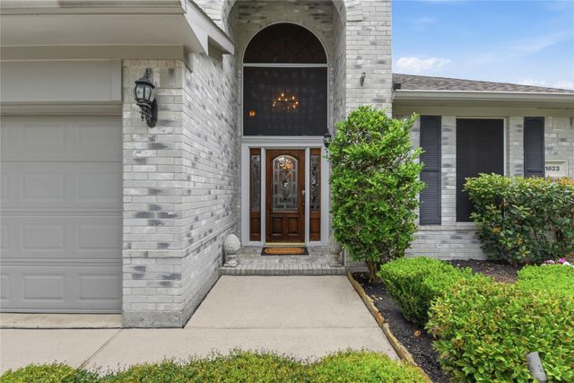 1623 Sandy Park Dr, Kingwood, TX 77339