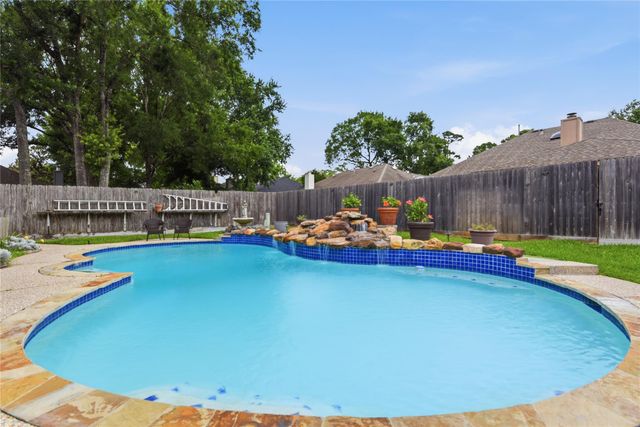 1623 Sandy Park Dr, Kingwood, TX 77339