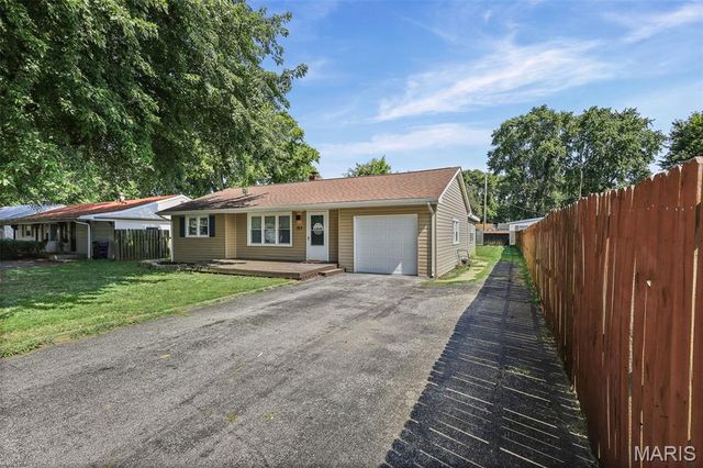 203 Stites Avenue, Fairview Heights, IL 62208